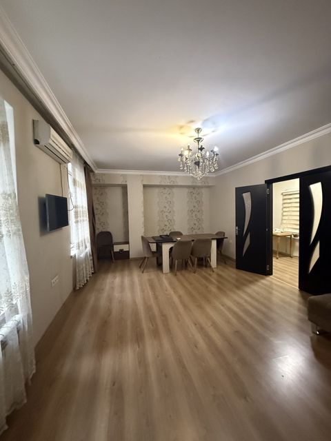Satılır 3 otaqlı yeni tikili 130 m² — Bakı