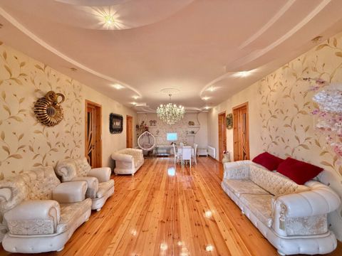 Satılır 4 otaqlı həyət evi/bağ evi 230 m² — 240 000 ₼ · Gəncə · Ev, villa Satılır 4 otaqlı həyət evi/bağ evi 230 m² — Gəncə