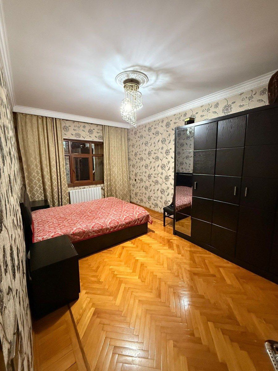Satılır 4 otaqlı köhnə tikili 110 m² — Mənzil, Bakı (3)