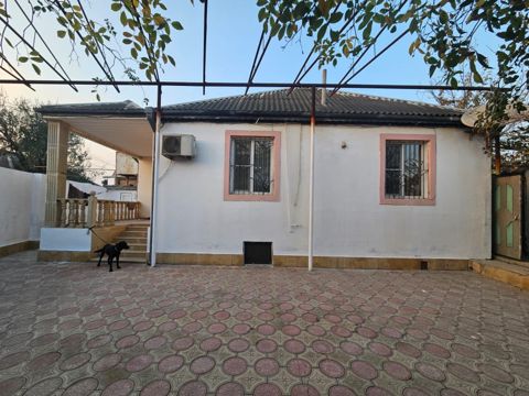 Satılır 3 otaqlı həyət evi/bağ evi 90 m² — Bakı