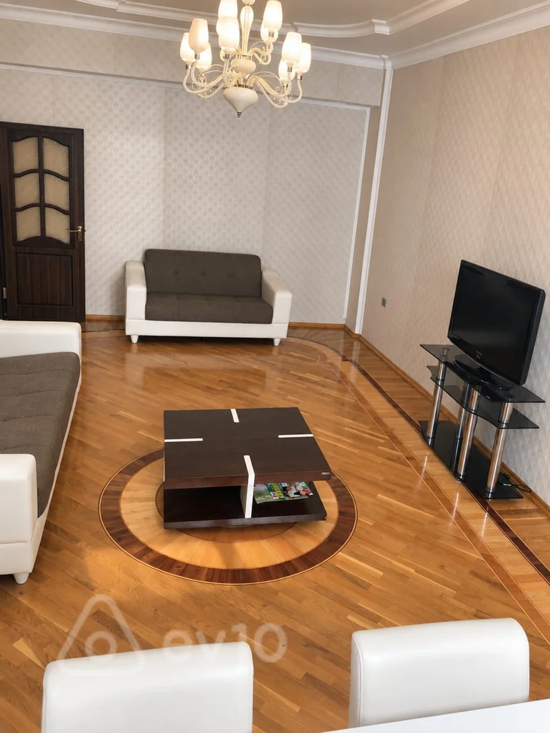 3 otaqlı mənzil, 105 m², M. Naxçıvani küçəsi — Mənzil, Bakı (12)