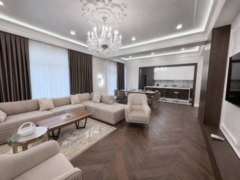 İcarəyə verilir 4 otaqlı yeni tikili 220 m² — Bakı