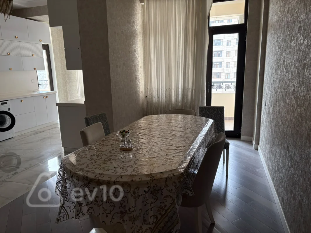 5 otaqlı mənzil, 218 m², Təbriz küçəsi — kirayə — Mənzil, Bakı (11)