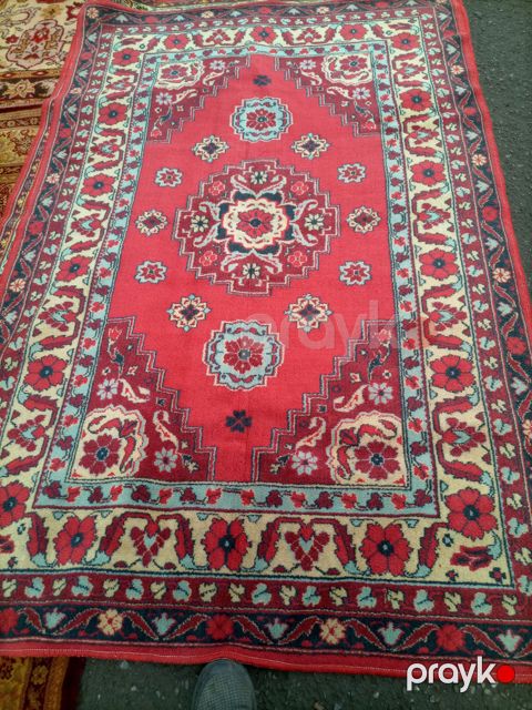 Qırmızı rəngli əl tikişi xalı — 80 ₼ · İsmayıllı · Xalılar Qırmızı rəngli əl tikişi xalı — İsmayıllı