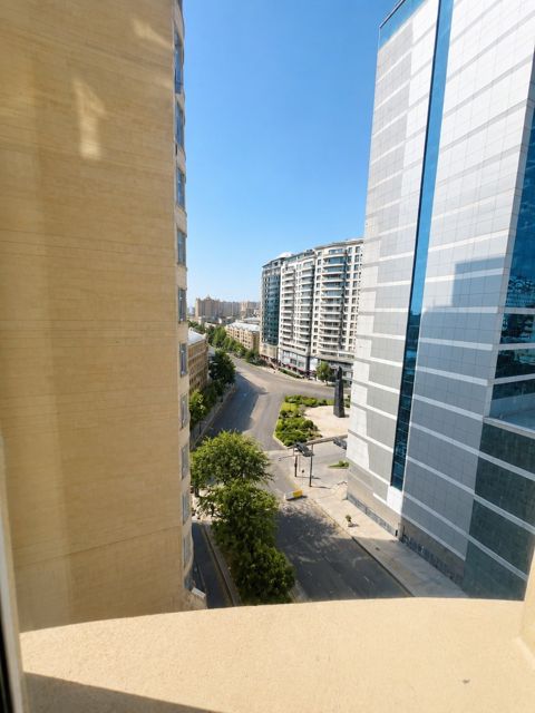 Satılır 3 otaqlı yeni tikili 140 m² — 500 000 ₼ · Bakı · Mənzil Satılır 3 otaqlı yeni tikili 140 m² — Bakı