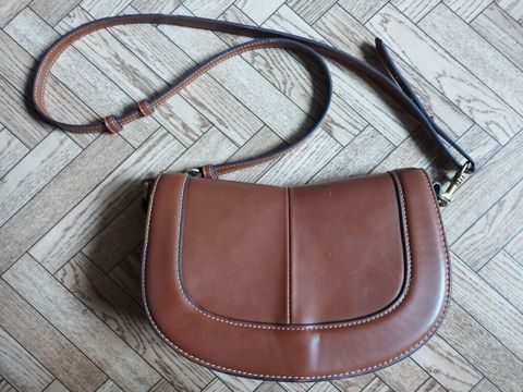 Qadın üçün çiyin/çarpaz çanta - Material: hamar səthli süni dəri — Bakı