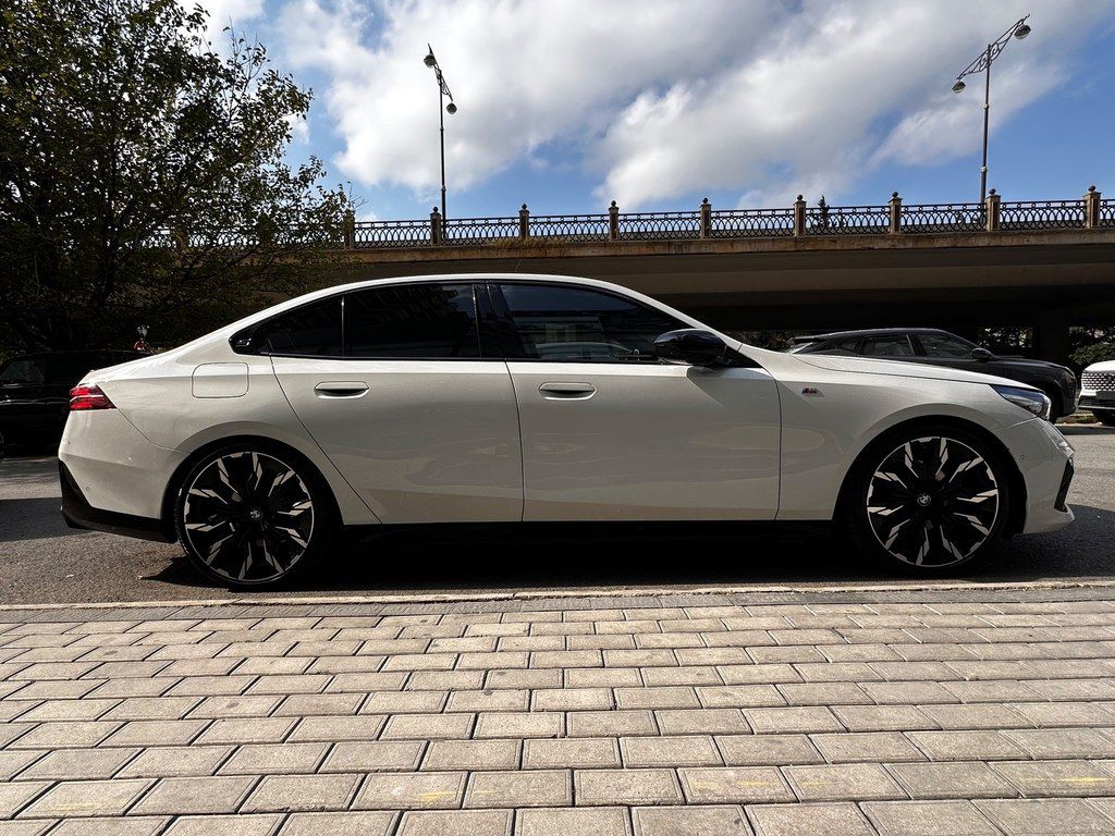 BMW 530e, 2.0 L, 19.4 kWh, 2023 il, 55 000 km — Avtomobillər, Bakı (7)