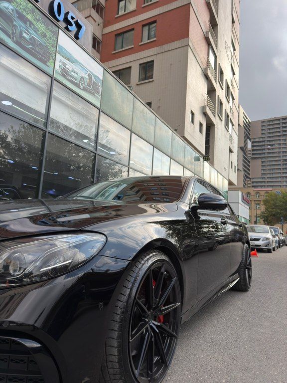 Mercedes E 300, 2.0 L, 2019 il, 90 000 km — Avtomobillər, Bakı (4)