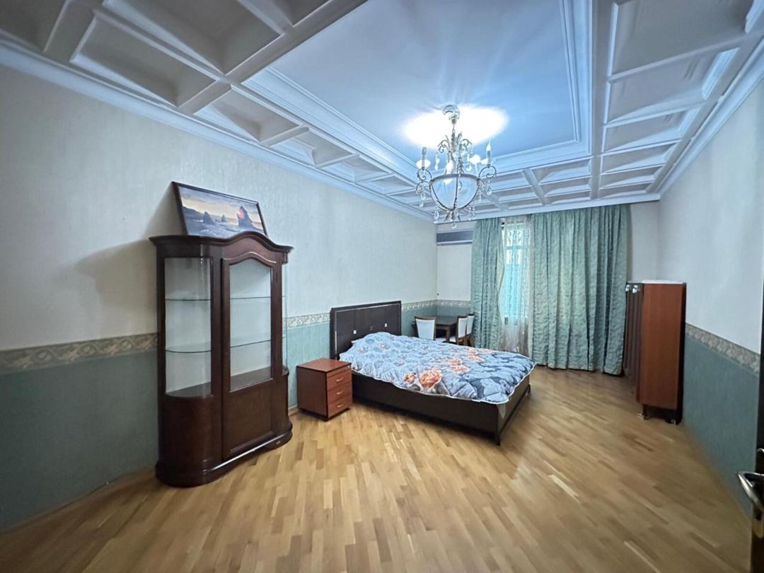 Satılır 5 otaqlı həyət evi/bağ evi 400 m² — Ev, villa, Bakı (8)