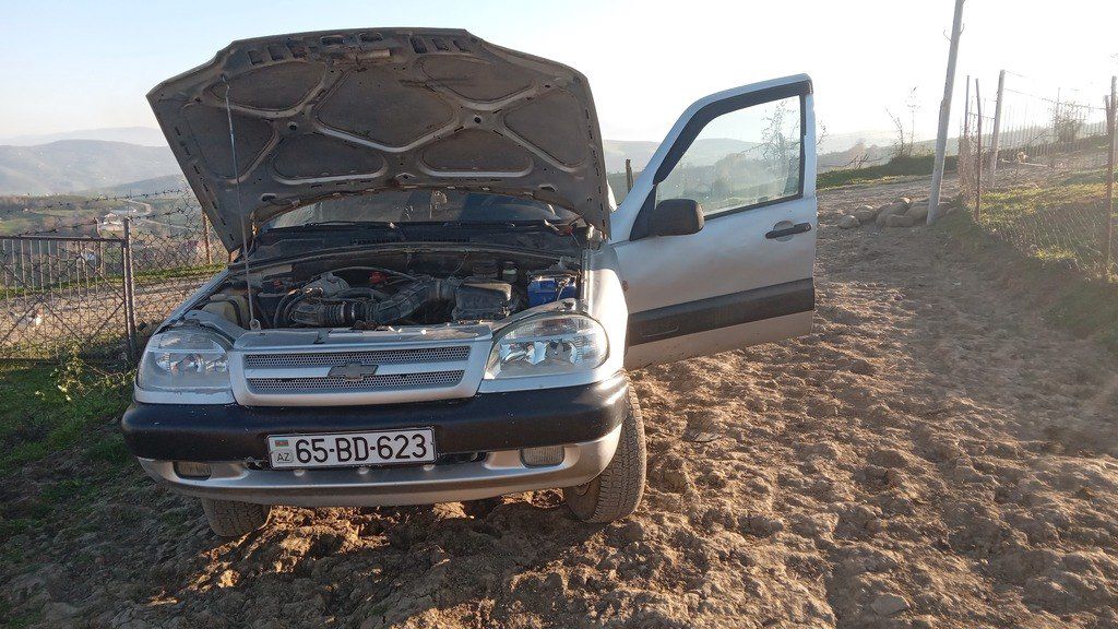 Chevrolet Niva, 1.7 L, 2004 il, 272 000 km 65-BD-623 — Avtomobillər, Yardımlı
