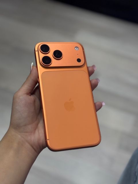 Apple iPhone 17 Pro Max Cosmic Orange 256GB/12GB — 2 100 ₼ · Bakı · Smartfonlar Apple iPhone 17 Pro Max Cosmic Orange 256GB/12GB — Bakı