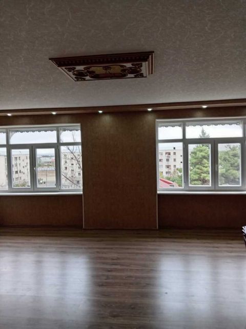 Satılır 5 otaqlı köhnə tikili 96 m² — Gəncə
