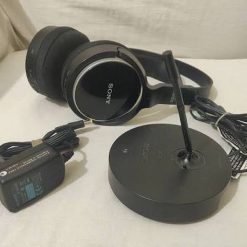 İşlənmiş Simsiz (Bluetooth) Qulaqcıqlar, Sony, rəng - Qara — 90 ₼ · Xırdalan · Qulaqcıqlar İşlənmiş Simsiz (Bluetooth) Qulaqcıqlar, Sony, rəng - Qara — Xırdalan