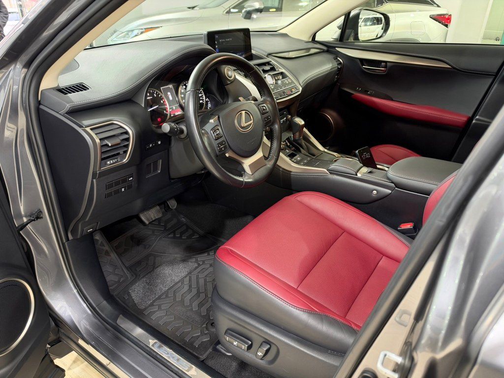 Lexus NX 300, 2.0 L, 2019 il, 32 600 km — Avtomobillər, Bakı (7)