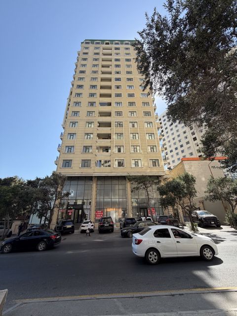 Satılır 3 otaqlı yeni tikili 110 m² — Bakı