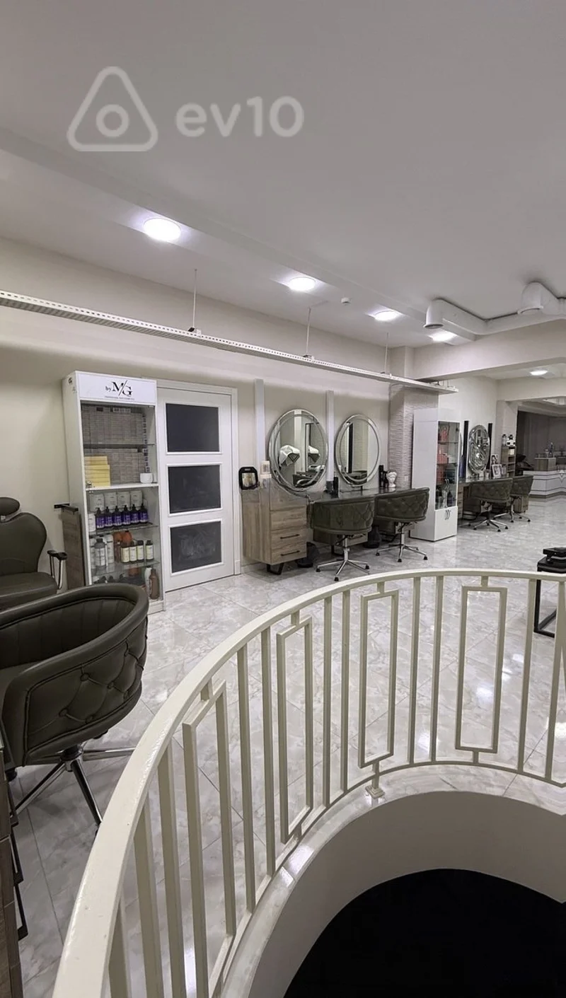 Obyekt, 220 m², Naxcani küçesi 32 — Əmlak, Bakı (11)