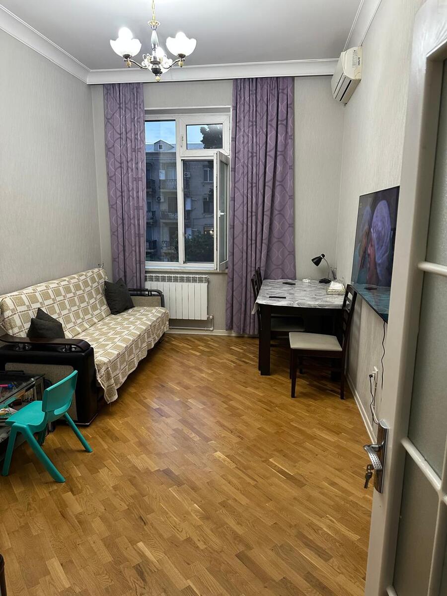 Satılır 2 otaqlı köhnə tikili 45 m² — Mənzil, Bakı (2)