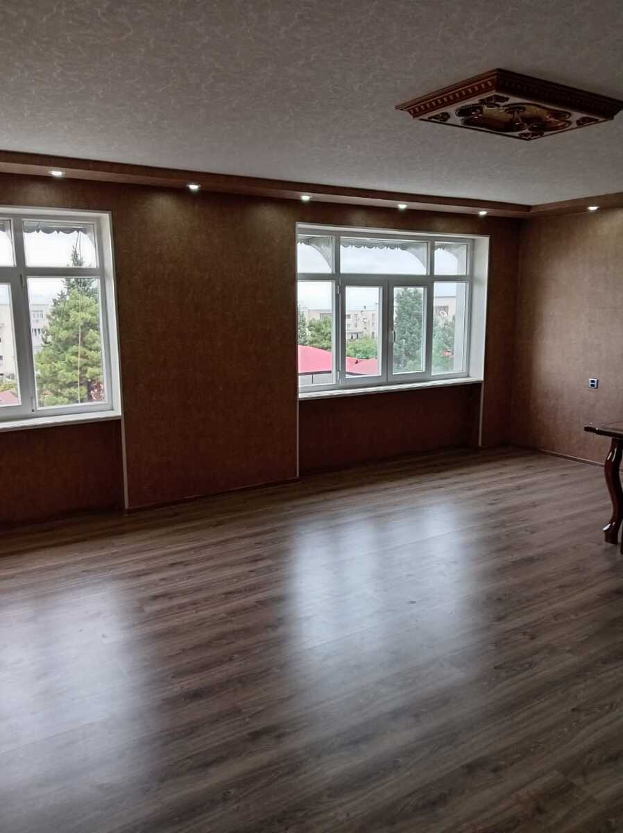 Satılır 5 otaqlı köhnə tikili 96 m² — Mənzil, Gəncə (2)