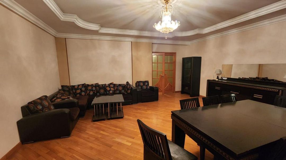 Satılır 4 otaqlı yeni tikili 215 m² — Mənzil, Bakı