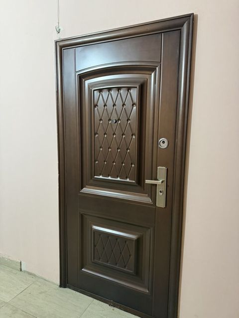 Möhkəm giriş qapısı - Material: metal korpus, dekorativ taxta — Bakı