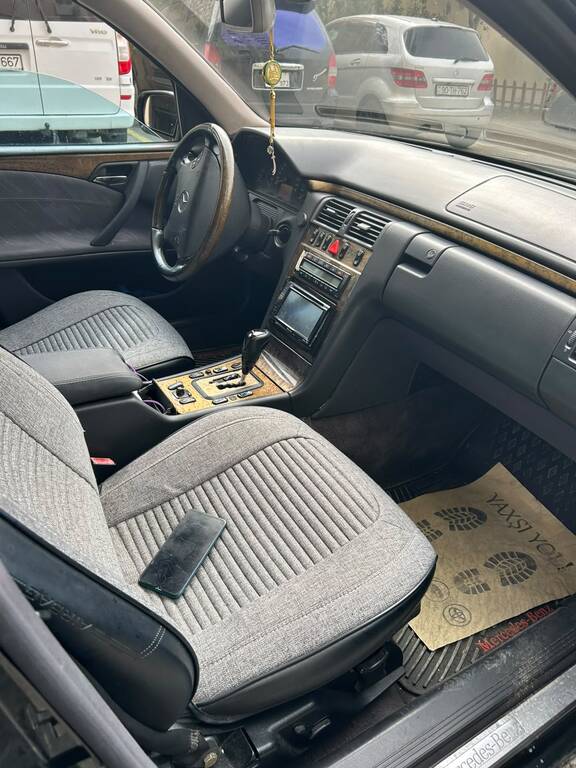 Mercedes E 240, 2.4 L, 2001 il, 450 000 km 77-VO-216 — Avtomobillər, Bakı (5)