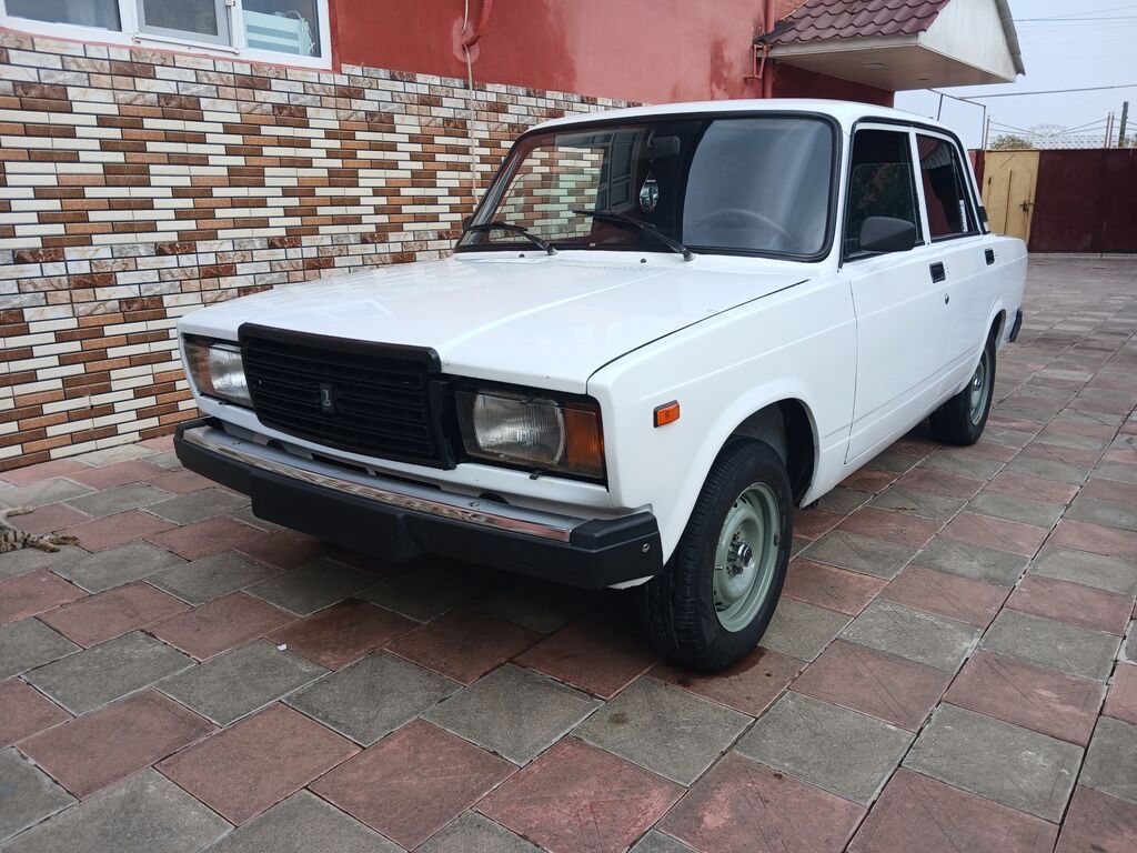VAZ 2107, ağ rəng, sedan kuzov. Klassik arxa ötürücülü platforma və — Avtomobillər, Masallı (7)