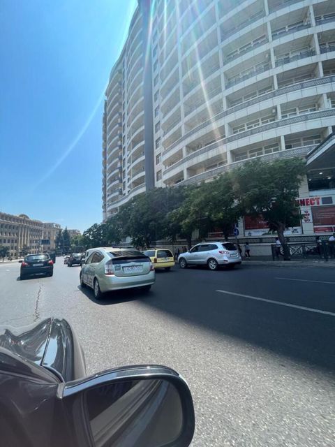 Satılır obyekt 3500 m² — Bakı