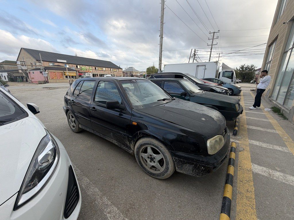 Volkswagen Golf, 2.0 L, 1994 il, 280 000 km 10-VG-460 — Avtomobillər, Bakı (2)