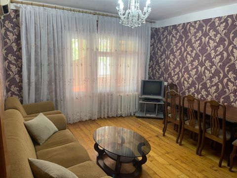 İcarəyə verilir 2 otaqlı köhnə tikili 65 m² — Bakı