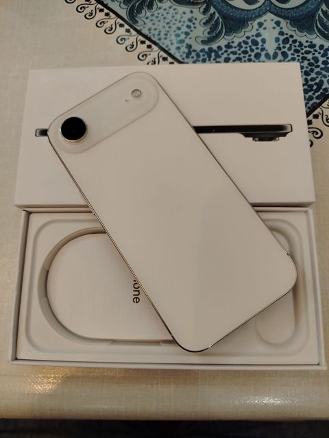 İphone Air Dubai ideal vəziyyətdə ekran qoruyucu çəkilib format — 290 ₼ · Bakı · Digər smartfonlar İphone Air Dubai ideal vəziyyətdə ekran qoruyucu çəkilib format — Bakı
