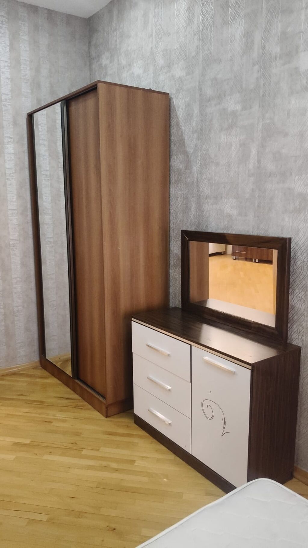 İşlənmiş, 2 qapılı, Güzgülü, Qəhvəyi, Kupe, Düz dolab — Şkaflar, Bakı