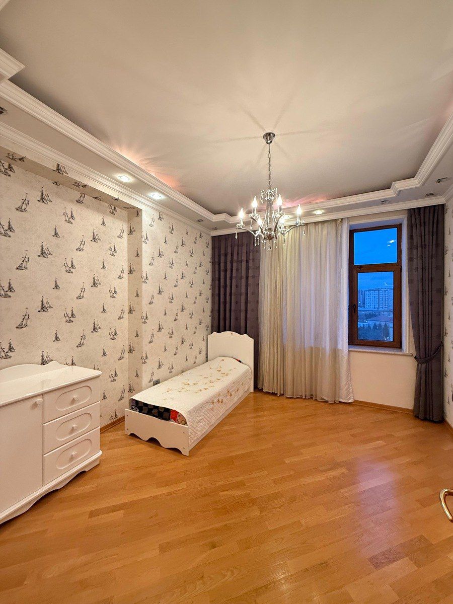 Satılır 4 otaqlı yeni tikili 200 m² — Mənzil, Bakı (10)