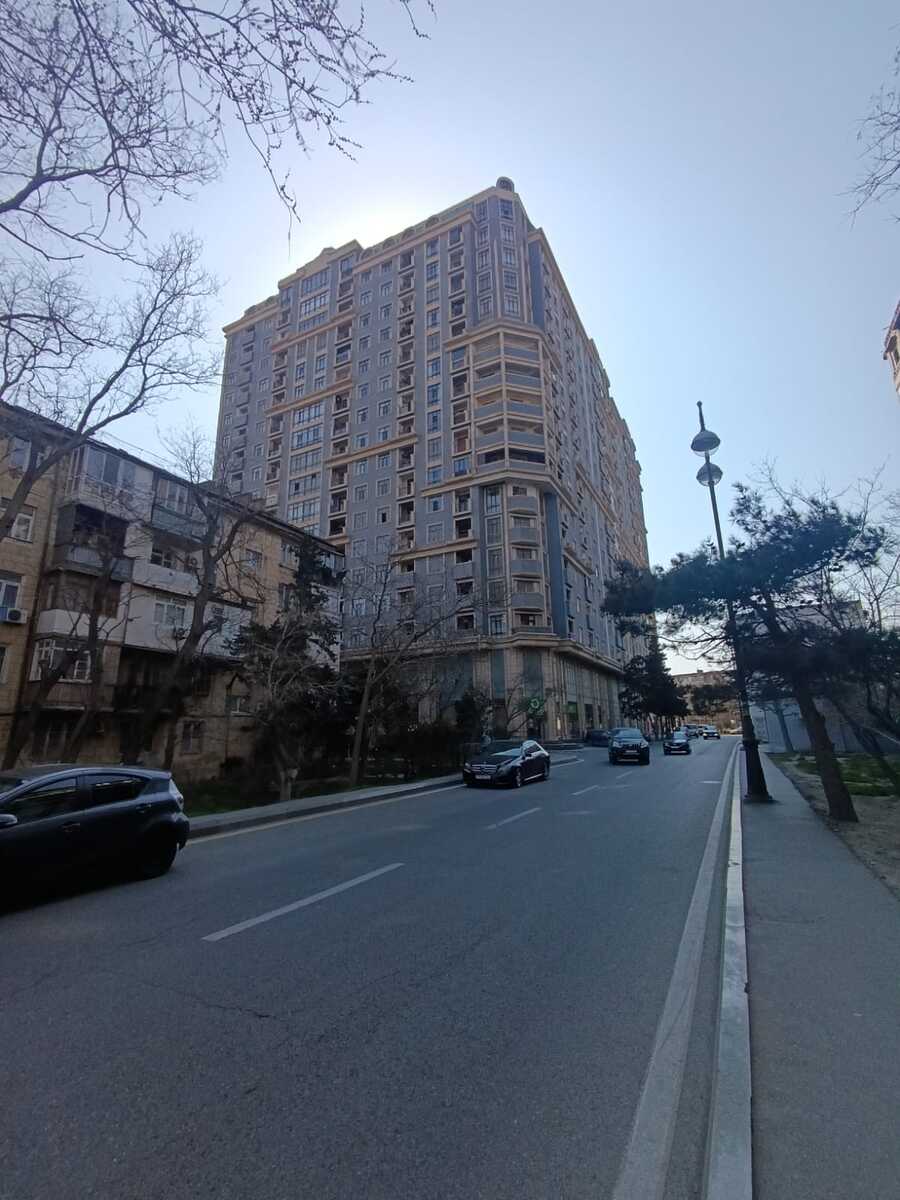 Satılır 3 otaqlı yeni tikili 130 m² — Mənzil, Bakı (2)