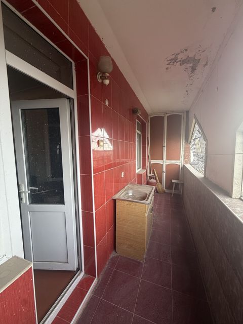 Satılır 4 otaqlı köhnə tikili 10999 m² — Bakı