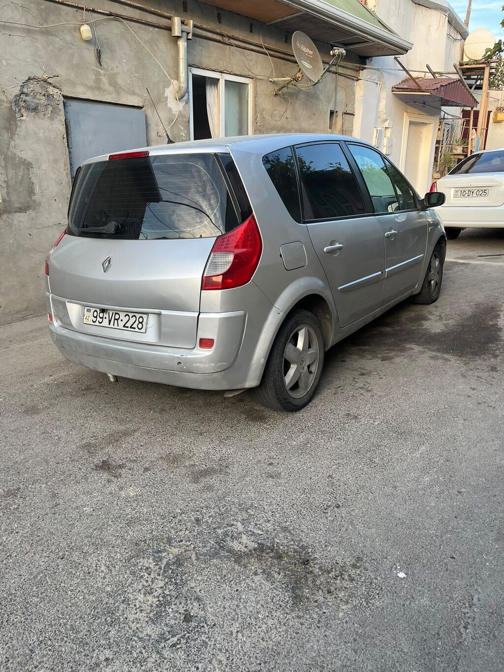Renault Scenic (gümüş rəng), kompakt monovolumen. Xüsusiyyətlər 99-VR-228 — Avtomobillər, Bakı (2)