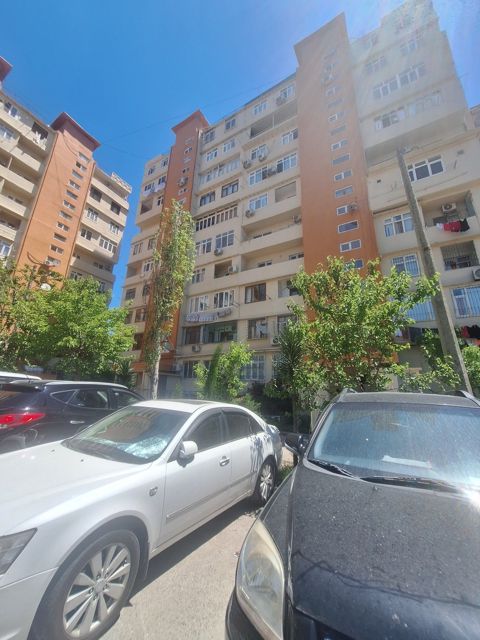 Satılır 3 otaqlı köhnə tikili 75 m² — Bakı