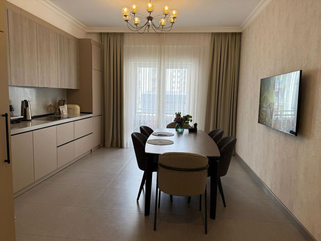Ağ Şəhərdə 2 otaqlı premium mənzil kirayə Ünvan: Qarabağ Atları — Mənzil, Bakı (2)