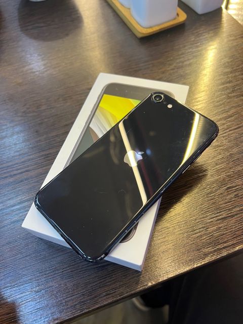 Apple iPhone SE (2020) Black 128GB/3GB — 185 ₼ · Sumqayıt · Smartfonlar Apple iPhone SE (2020) Black 128GB/3GB — Sumqayıt