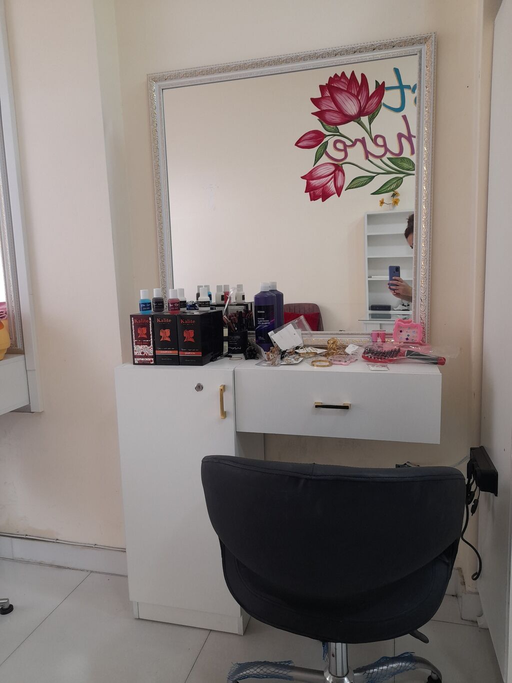 Gözəllik salonu üçün mebel dəsti - Vizaj/kosmetologiya üçün hündür — Salon mebeli, Masazır (4)