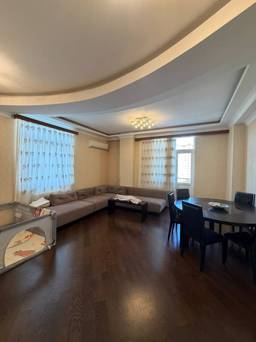Satılır 4 otaqlı köhnə tikili 136 m² — Mənzil, Bakı (3)