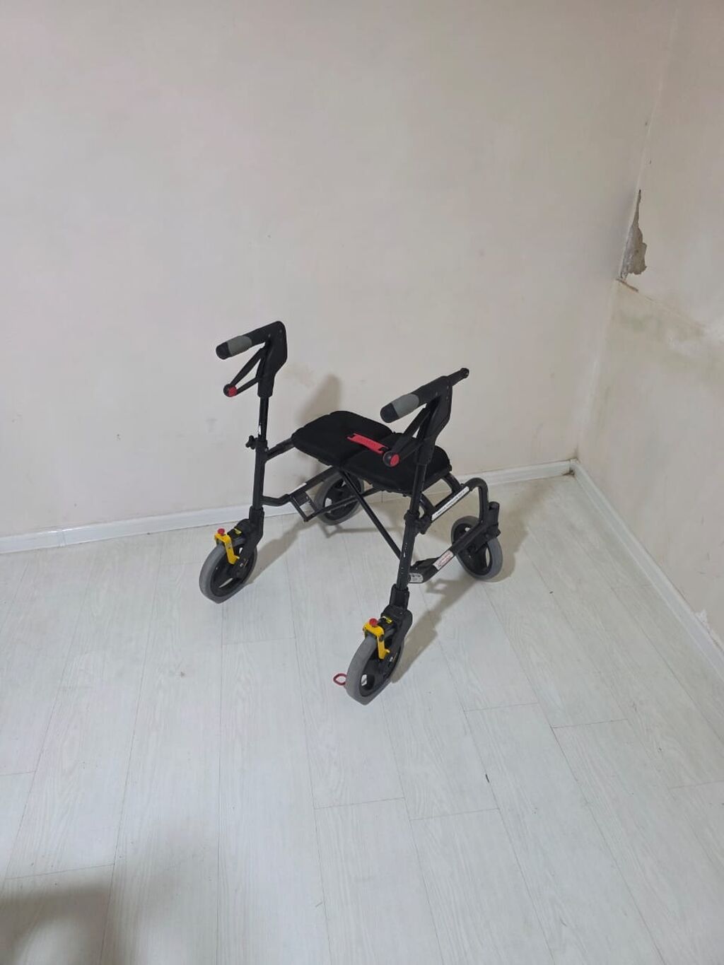 Dördtəkərli rollator gəzinti arabaları - Model çeşidi: Şəkillərdə — Kürəklər və yürüyüş aparatları, Bakı (4)