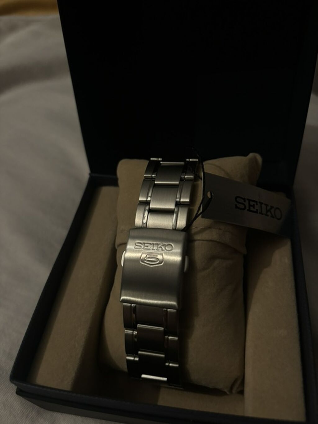 Seiko 5 avtomatik kişi qol saatı - Model xətti: Seiko 5 klassik — Qol saatları, Xırdalan (3)