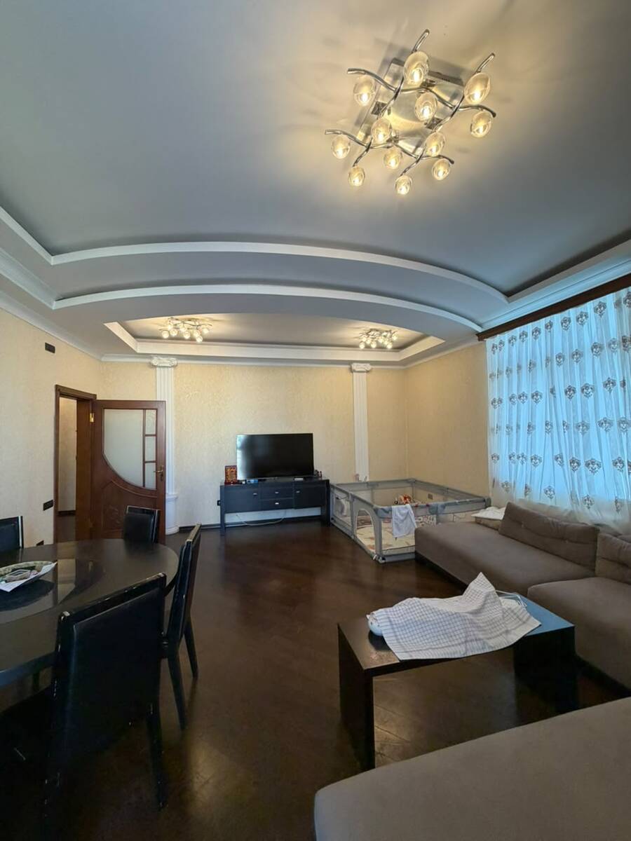 Satılır 4 otaqlı köhnə tikili 136 m² — Mənzil, Bakı (5)