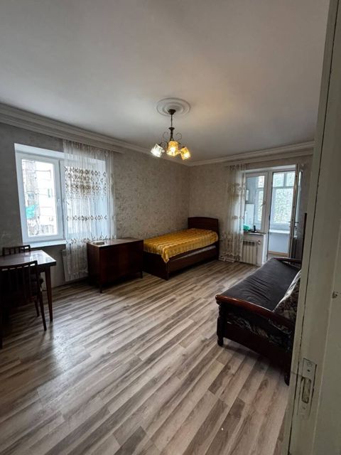 Satılır 2 otaqlı köhnə tikili 40 m² — Bakı