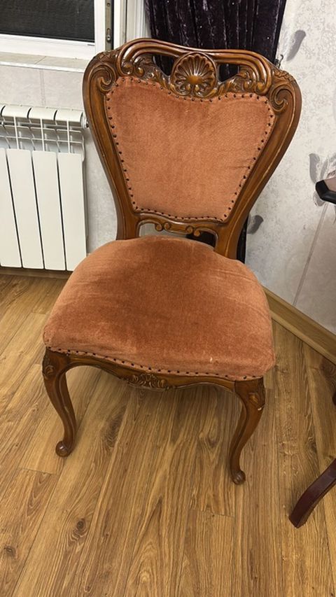Klassik üslubda taxta stul - Material: massiv ağac karkas, əl oyma — 85 ₼ · Xırdalan · Stullar Klassik üslubda taxta stul - Material: massiv ağac karkas, əl oyma — Xırdalan