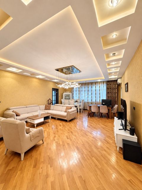 Satılır 4 otaqlı yeni tikili 200 m² — 480 000 ₼ · Bakı · Mənzil Satılır 4 otaqlı yeni tikili 200 m² — Bakı
