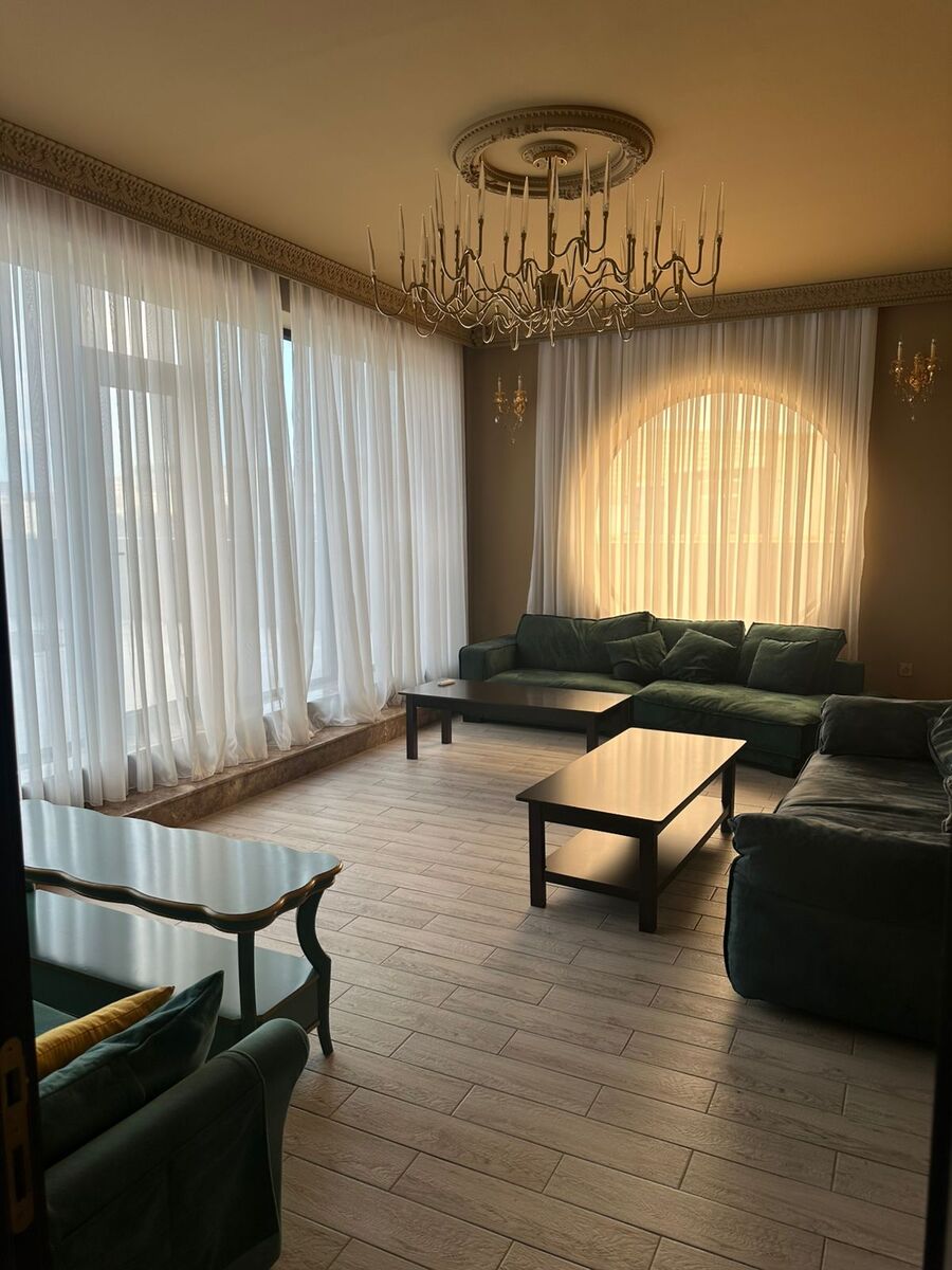 Satılır 8 otaqlı yeni tikili 1300 m² — Mənzil, Bakı