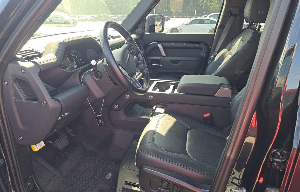 Land Rover Defender, 3.0 L, 2024 il, 27 510 km — Avtomobillər (7)