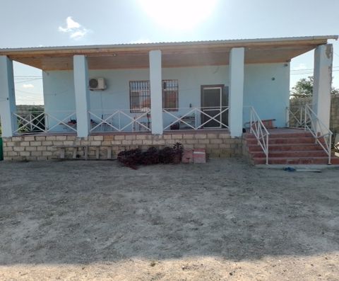Satılır 4 otaqlı həyət evi/bağ evi 80 m² — 110 000 ₼ · Bakı · Ev, villa Satılır 4 otaqlı həyət evi/bağ evi 80 m² — Bakı
