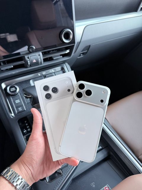 Apple iPhone 17 Pro Max Silver 256GB/12GB — 2 700 ₼ · Bakı · Smartfonlar Apple iPhone 17 Pro Max Silver 256GB/12GB — Bakı